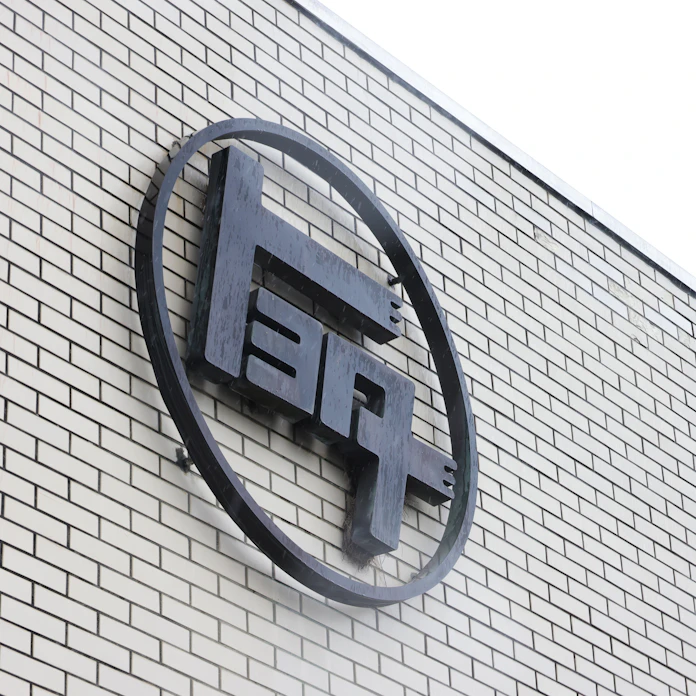 トヨタ販売店を家宅捜索 車検不正問題で愛知県警: 日本経済新聞