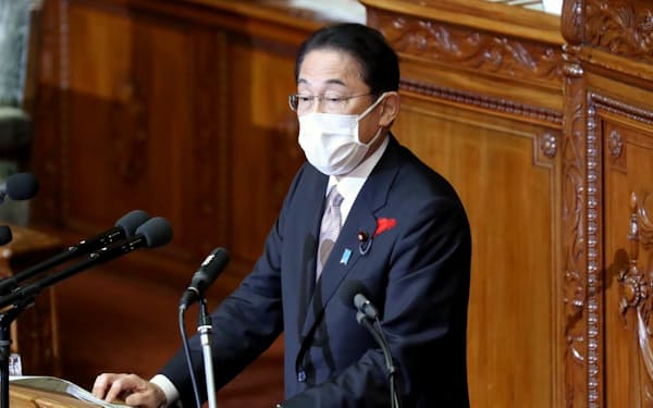 衆院本会議で立憲民主・枝野代表の質問に答える岸田首相（11日）