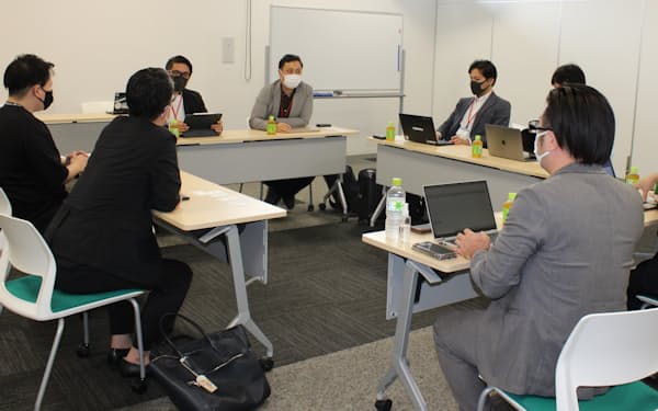 東京のIT技術者と大英産業との初顔合わせ（13日、北九州市）