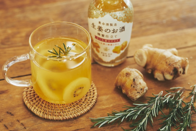 ハーブ酒はホットで飲む楽しみ方もある