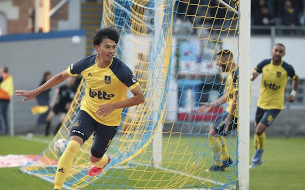 浅野が先制アシスト 鎌田らフル出場 海外サッカー 日本経済新聞 浅野が先制アシスト 鎌田らフル出場 海外サッカー 日本経済新聞