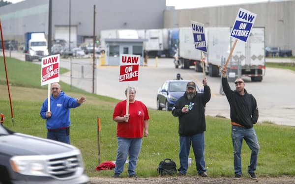 米国の労働者は強気の賃上げを要求（米農機大手、ディアのストライキ）