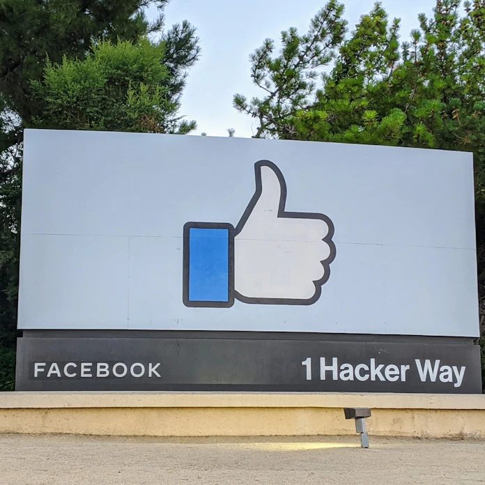 Facebook 投稿監視体制に懸念 内部文書に記載 日本経済新聞