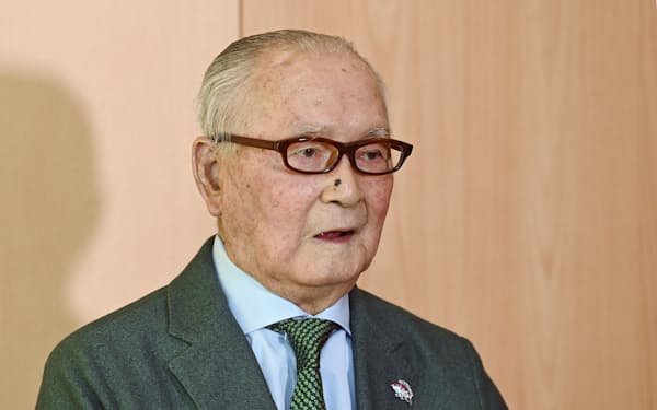アリ 感動の聖火点灯 1996年アトランタ五輪 日本経済新聞 アリ 感動の聖火点灯 1996年アトランタ五輪 日本経済新聞