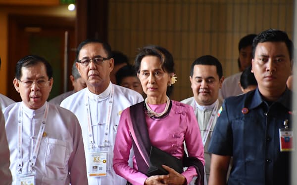 ミャンマー国軍はアウン・サン・スー・チー氏の発信力を警戒している（2019年11月、ネピドー）