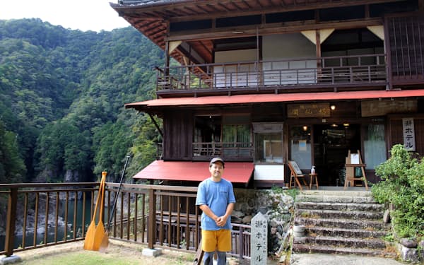 2013年に4代目の東達也さんがカフェとして再開した「瀞ホテル」