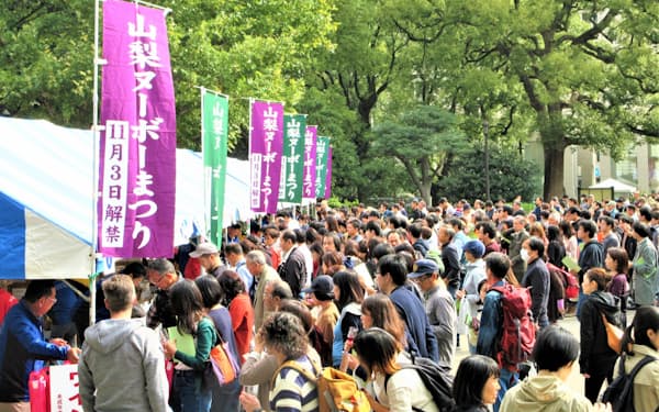 東京・日比谷公園での解禁イベントは２年連続で中止となった（2019年の山梨ヌーボーまつり）