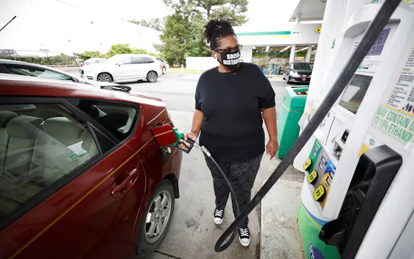 米各州でガソリン税免除の動き 価格高騰に対応 日本経済新聞 米各州でガソリン税免除の動き 価格高騰に対応 日本経済新聞