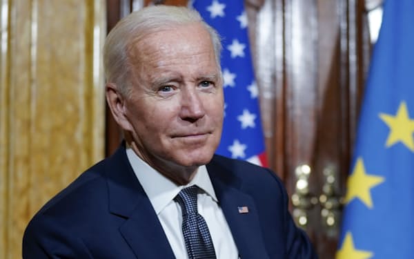 G20首脳会議などで訪欧中のバイデン氏は米EUの対立緩和をめざす=AP