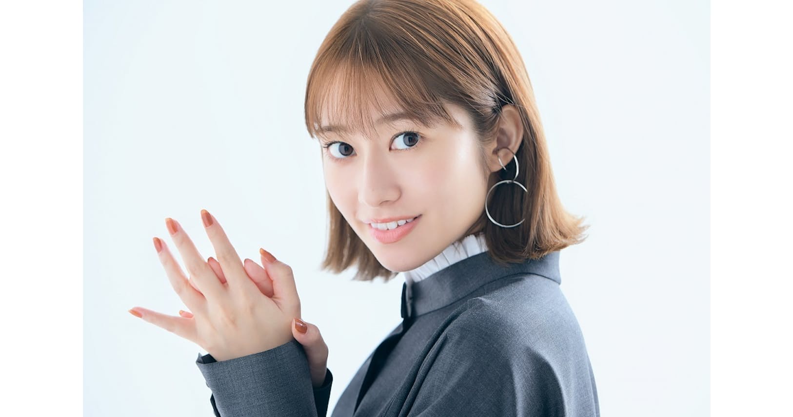 お仕事でやりたいこと100リスト を書いた 桜井玲香 猫型香炉と間接照明はリラッ Nikkei Style お仕事でやりたいこと100リスト を書いた 桜井玲香 猫型香炉と間接照明はリラッ Nikkei Style