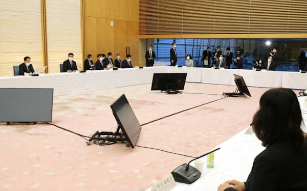 首相官邸で開かれた新しい資本主義実現会議の初会合（10月26日）
