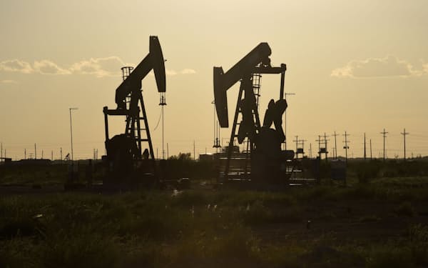 原油高の局面にもかかわらず、米国の原油生産量はかつてほど伸びていない＝ロイター