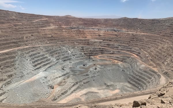 チリのシエラゴルダ銅鉱山（住友金属鉱山提供）