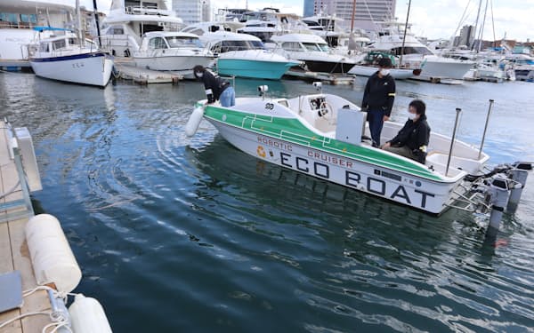 電動ボートはエイトノット（堺市）が開発した自動航行システムを搭載し、自動離着岸なども実証する