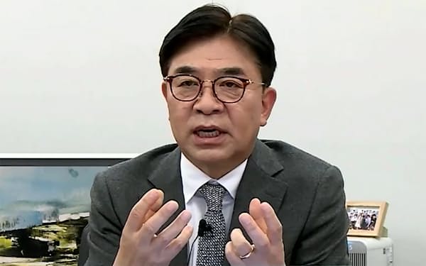 世界経営者会議でオンライン形式で講演するサムスン電子の金炫奭(キム・ヒョンソク)社長兼CEO(10日)