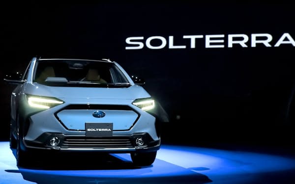 スバルの新型EV「SOLTERRA（ソルテラ）」。トヨタと共同開発したEV専用プラットフォームを採用した（写真：スバル）