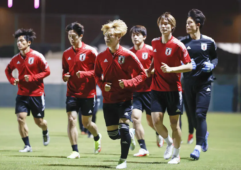 サッカー日本が敵地入り W杯予選 オマーン戦16日 日本経済新聞 サッカー日本が敵地入り W杯予選 オマーン戦16日 日本経済新聞