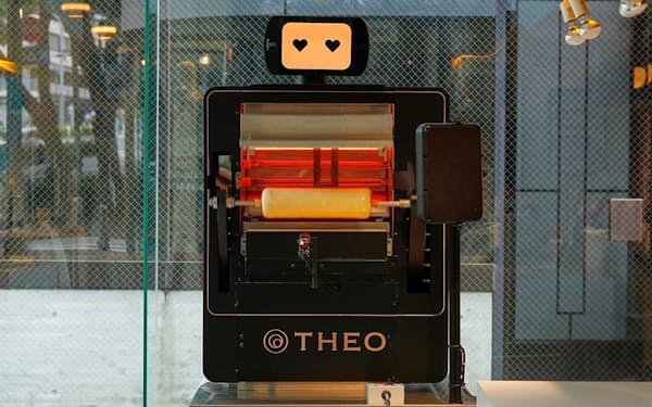 世界初、店舗で働くバウムクーヘン専用AIオーブン「THEO（テオ）」
