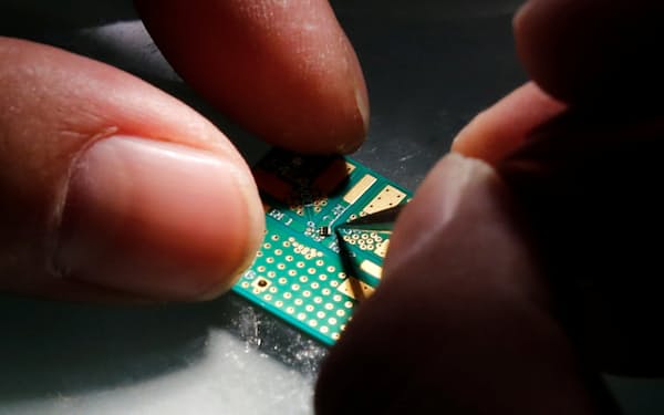 世界の半導体市場において紫光集団の存在感は乏しい=ロイター