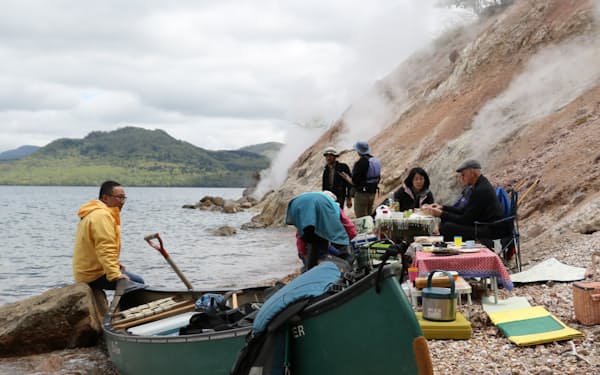 北海道宝島旅行社はオーダーメードの旅行ツアーを手掛ける（写真は屈斜路湖）