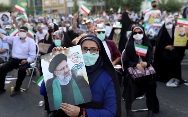 6月に大統領に当選したエブラヒム・ライシ氏は、イランの保守勢力の立場を強固にした ＝ロイター