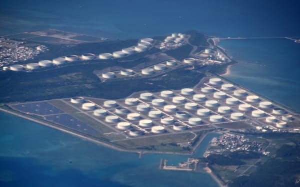 沖縄石油基地（沖縄県うるま市）