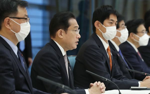 2021年11月、経済安全保障推進会議の初会合で発言する岸田首相