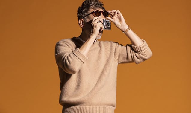 マイルド ワイルド 男らしさ際立つニットの非凡ぶり Nikkei Style マイルド ワイルド 男らしさ際立つニットの非凡ぶり Nikkei Style