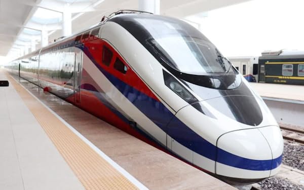 中国ラオス高速鉄道の車両「ランサーン（100万頭の象）」＝ビエンチャンタイムズ提供