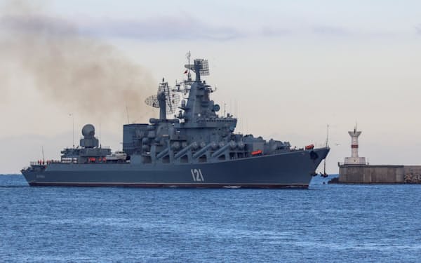 ウクライナに面する黒海で米ロの緊張が高まっている（写真は16日、ロシアのミサイル巡洋艦）＝ロイター