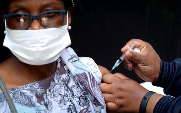 南アフリカで確認された新たな変異ウイルスはワクチンが効きにくい可能性がある＝ロイター