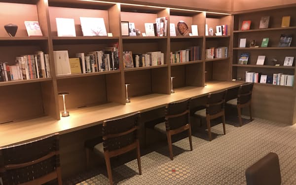 東京・代官山の蔦屋書店の「シェアラウンジ」では作業や読書などができる