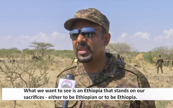 エチオピアのアビー首相は前線で反政府勢力との対決を強調（エチオピア 首相府提供）＝ＡＰ