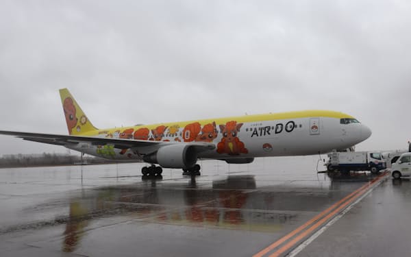 AIRDOはきつねポケモンのロコンの塗装がされた特別機の運航を始めた