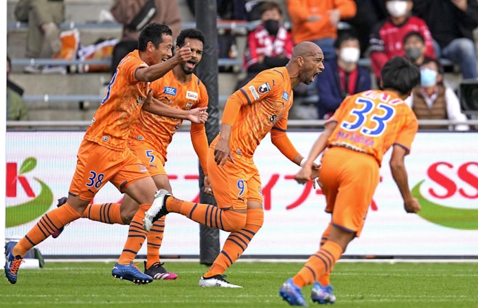 ドラマ必至のjリーグ最終節 昇降格圏チーム主役に 日本経済新聞 ドラマ必至のjリーグ最終節 昇降格圏チーム主役に 日本経済新聞