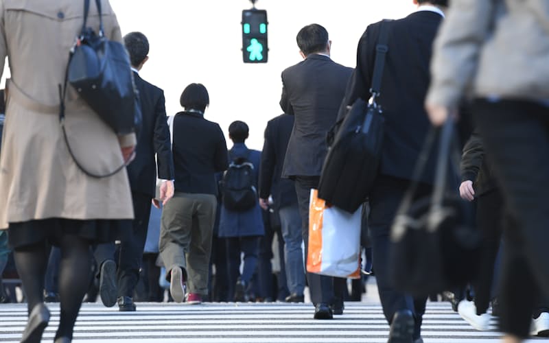 従業員の兼業・副業を認める企業は増えている 従業員の兼業・副業を認める企業は増えている