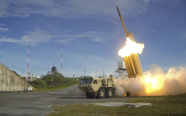 韓国が米軍の地上配備型ミサイル迎撃システム（THAAD）配置を決めた際、中国は強く反発（マーシャル諸島で行われたTHAAD迎撃実験）＝ＡＰ