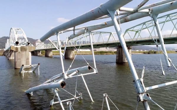 　１０月の和歌山市の水道橋崩落事故は水道インフラの劣化を浮き彫りに（ドローンが撮影した水道橋の崩落した部分）