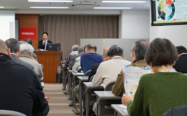 野村証券は高齢者が多い投資セミナーなどでいち早くミライスピーカーの導入を始めた(東京都●区の渋谷支店)