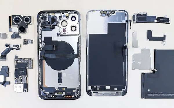 「iPhone 13 Pro Max」を構成する2000以上の部品の一部が供給制約で調達が困難になった