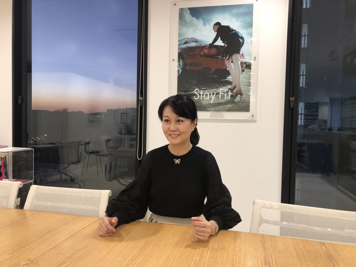 「世界にシンデレラは550人もいる」と小枝雅与さん
