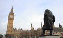 太平洋戦争時の日英のリーダーシップの違いは現代企業の組織運営のヒントになる(写真は英ロンドンのビッグベンとチャーチル像)