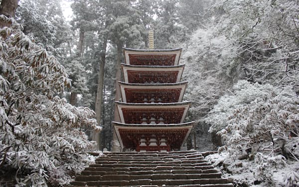 雪化粧となった室生寺の五重塔（２月１７日撮影）