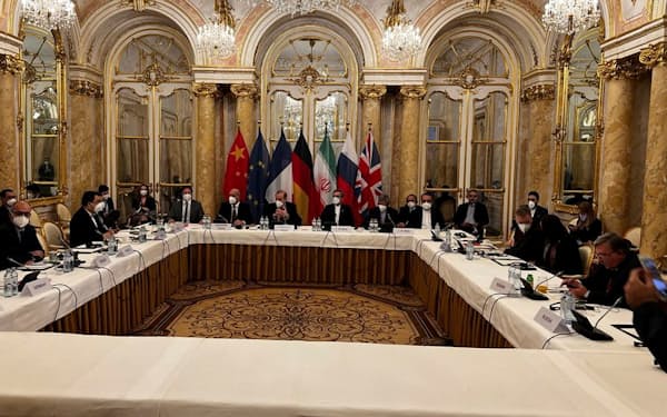 EUとイランの代表団は9日、ウィーンで核合意再建協議を再開したが、両者の主張は食い違ったままだ＝ロイター