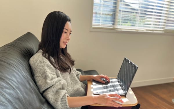 NTTコミュニケーションズの大石さんは自宅から顧客企業に英語で自社製品を売り込む