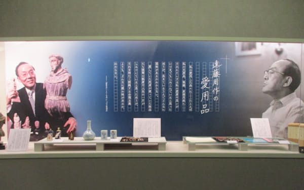 長崎市遠藤周作文学館では、母親の形見などを展示した企画展「遠藤周作　母をめぐる旅」が開催中だ
