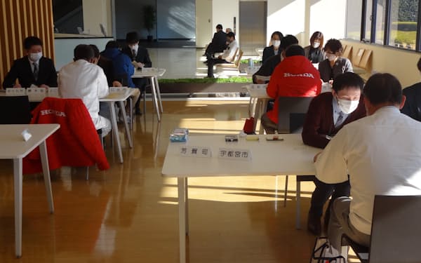 栃木県と宇都宮など6市町はマイナンバーカードの共同出張受け付けで知見の共有を図る