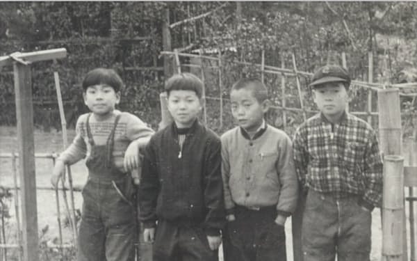 小学校中学年の頃(左端が筆者、隣は池田君)