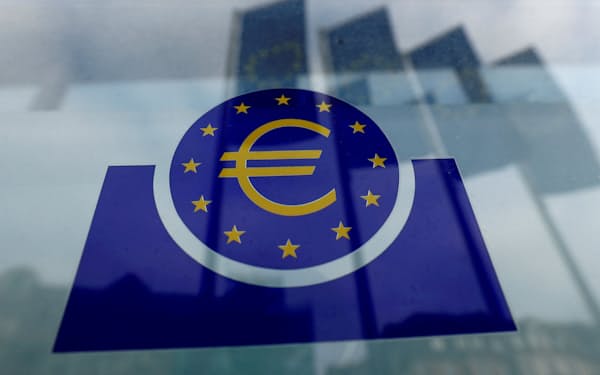 インフレが進むなか、ECBも金融政策の正常化を探り始めた＝ロイター