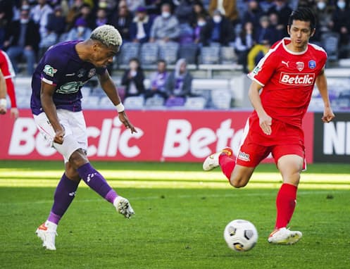 オナイウが2ゴール 逆転勝利に貢献 サッカー仏杯 日本経済新聞 オナイウが2ゴール 逆転勝利に貢献 サッカー仏杯 日本経済新聞